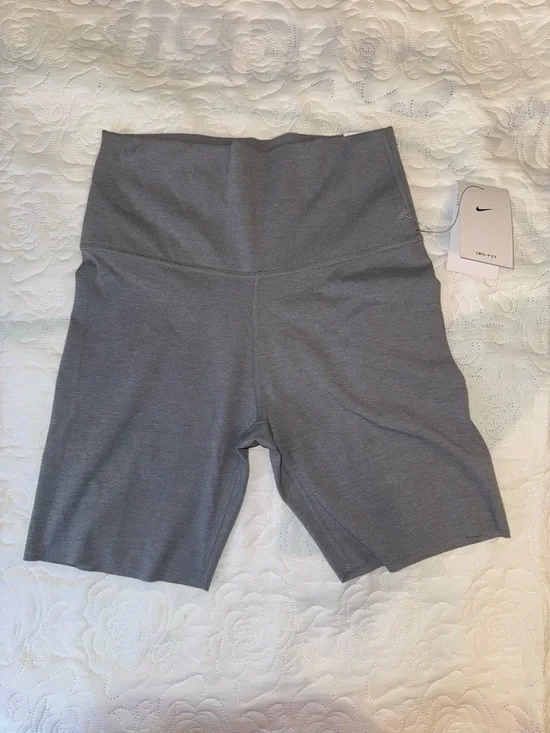 Nike Women's Gray High-Waist Bike Shorts - Picture 2 of 7
